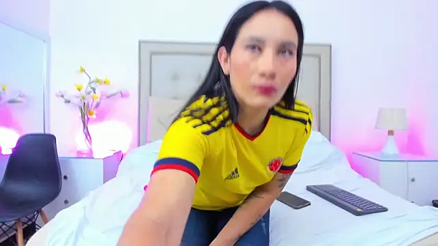 Snapshot of Cataleyalove_ADY chatting on 7, 6, 2026 Cataleyalove ADY online show from 7, 6, 2026
