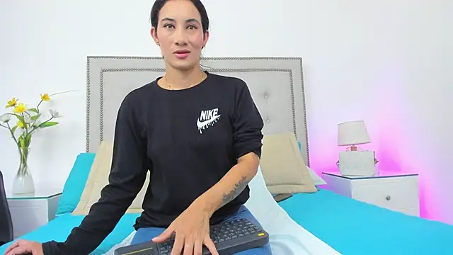 Cataleyalove ADY online show from 10, 4, 2026