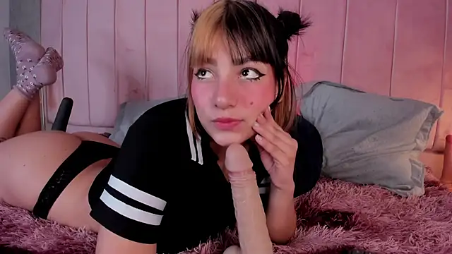 Snapshot of gaby_cloudy chatting on 20, 11, 2025 gaby cloudy online show from 20, 11, 2025