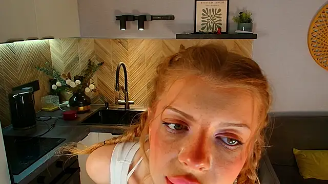 Snapshot of Hannah_Carr chatting on 12, 6, 2026 Hannah Carr online show from 12, 6, 2026