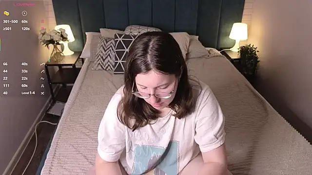 Snapshot of Peneloppa_Star chatting on 15, 10, 2025 Peneloppa Star online show from 15, 10, 2025