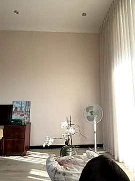 Hott Lolla online show from 29, 9, 2025