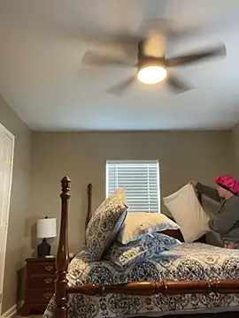 lezbean24 online show from 14, 2, 2026