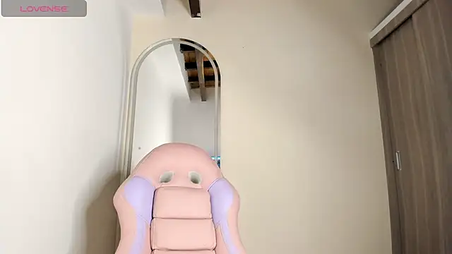 Snapshot of Akanecox chatting on 5, 11, 2025 Akanecox online show from 5, 11, 2025