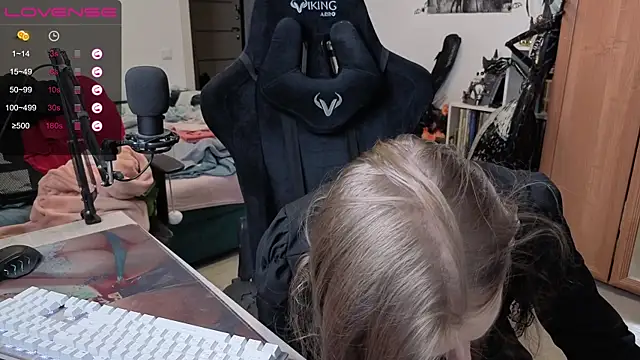 stellablondy online show from 17, 11, 2025