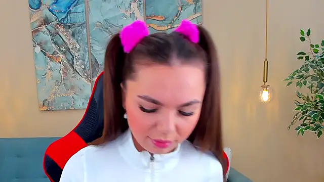 CamillaLarson online show from 5, 3, 2025