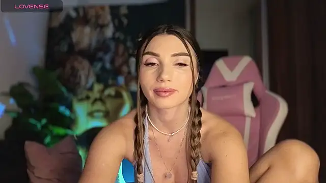 Snapshot of ReyaSophia chatting on 18, 2, 2026 ReyaSophia online show from 18, 2, 2026