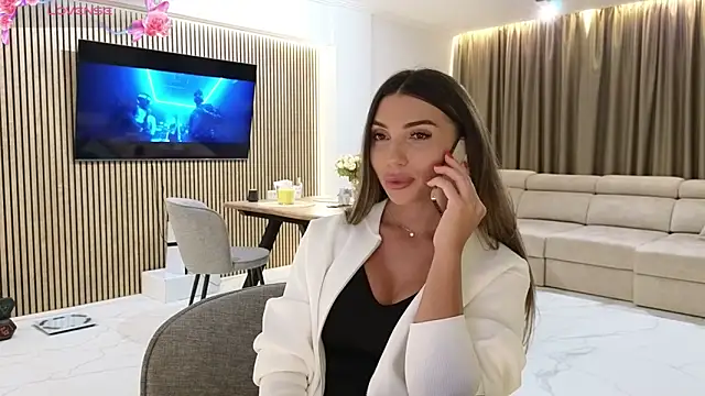 ReyaSophia online show from 6, 10, 2025