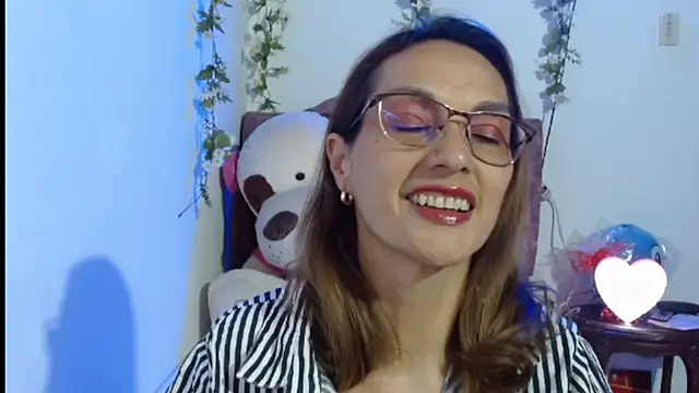 italagomez  online show from 17, 11, 2025