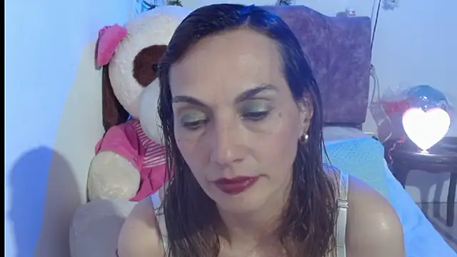 italagomez  online show from 18, 10, 2025