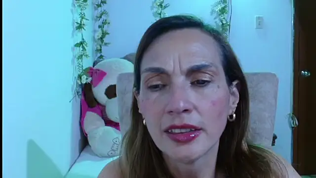 italagomez  online show from 10, 11, 2025