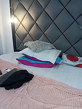 ELLA KELLY online show from 12, 5, 2026