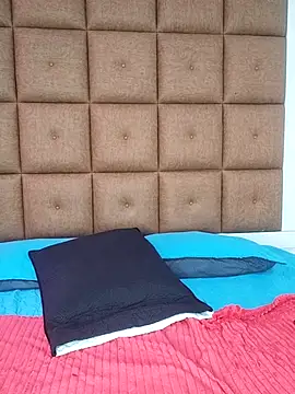 ELLA KELLY online show from 22, 9, 2025