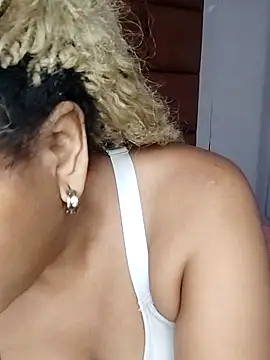 ELLA KELLY online show from 8, 10, 2025