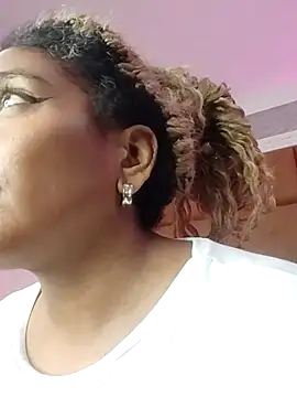 ELLA KELLY online show from 26, 10, 2025