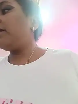 Snapshot of ELLA_KELLY chatting on 9, 7, 2026 ELLA KELLY online show from 9, 7, 2026