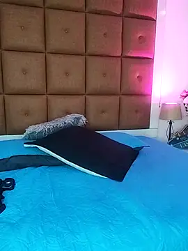 ELLA KELLY online show from 28, 10, 2025