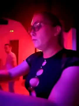 Chatonne69 online show from 10, 9, 2025