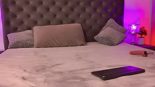 KrisNoir online show from 10, 11, 2025