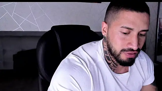 Snapshot of Cristian_Walker chatting on 2, 2, 2026 Cristian Walker online show from 2, 2, 2026