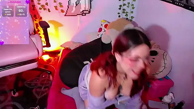 Erza escarleth online show from 29, 12, 2024