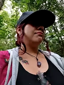 Erza escarleth online show from 11, 11, 2025