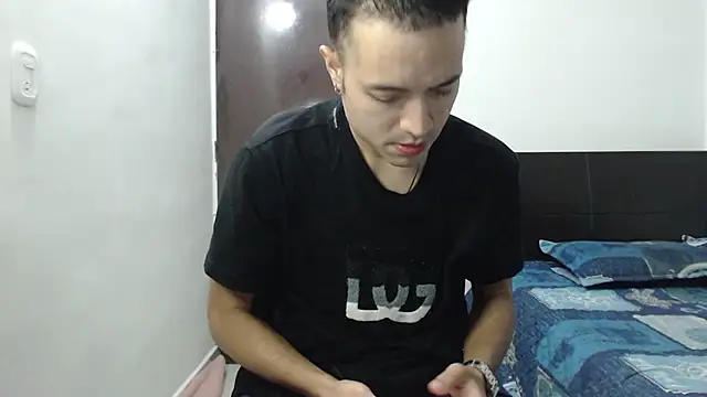 dimitriquiet05 online show from 14, 12, 2024