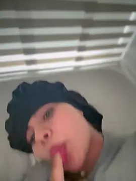 lalilamassu1 online show from 10, 3, 2026