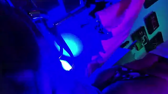 kuromi69 online show from 8, 10, 2025