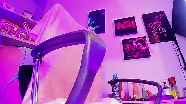 kuromi69 online show from 20, 12, 2025