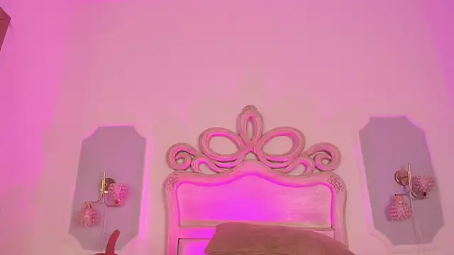 Snapshot of Sara__Williams chatting on 28, 11, 2025 Sara Williams online show from 28, 11, 2025