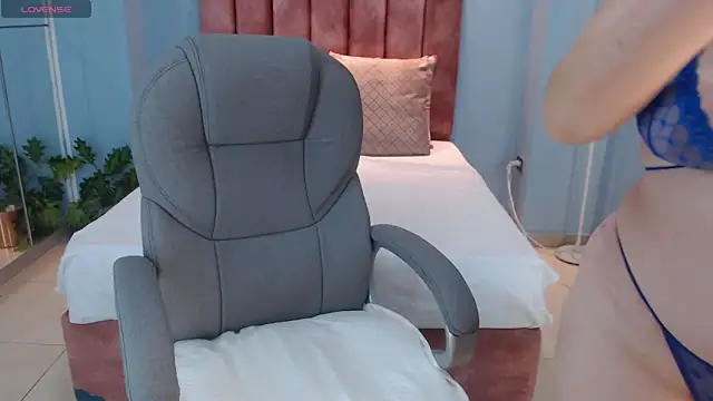 Violetta rainbow online show from 29, 11, 2025