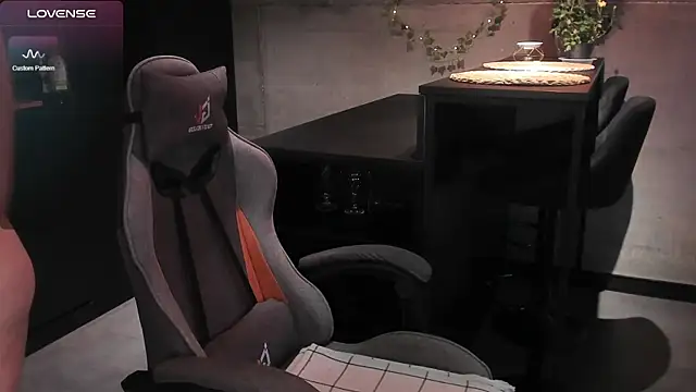 EvaBae online show from 10, 2, 2025