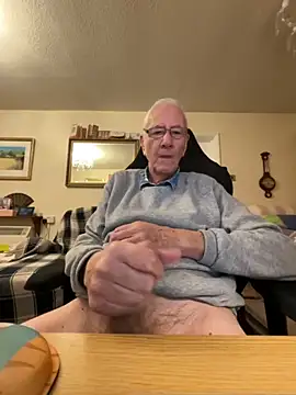 Snapshot of cutaboverest chatting on 28, 11, 2025 cutaboverest online show from 28, 11, 2025