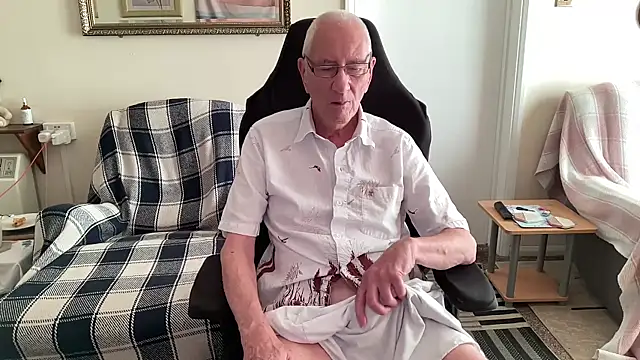 Snapshot of cutaboverest chatting on 2, 11, 2025 cutaboverest online show from 2, 11, 2025