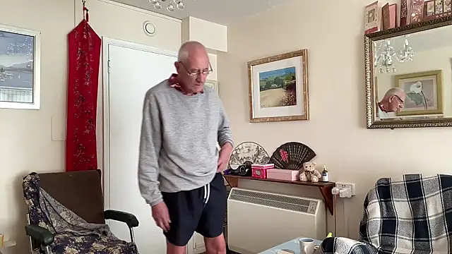 Snapshot of cutaboverest chatting on 2, 10, 2025 cutaboverest online show from 2, 10, 2025