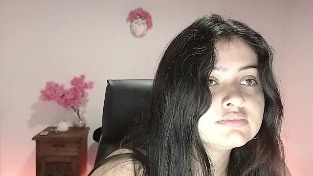 Stephania 18 online show from 19, 9, 2025