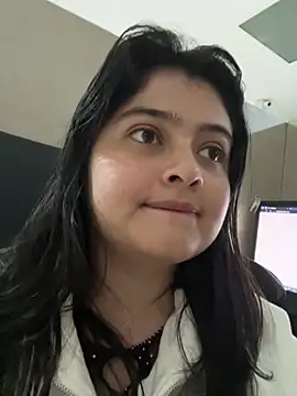 Stephania 18 online show from 28, 1, 2025