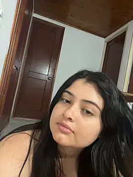 Stephania 18 online show from 5, 10, 2025