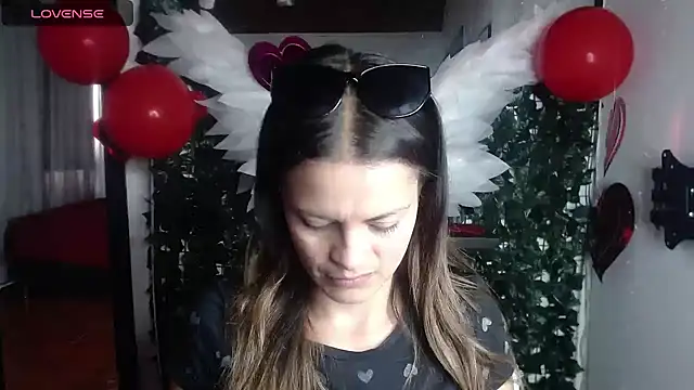 zhoelis xx online show from 1, 2, 2025