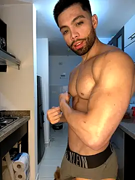 Mackenzzie 777  online show from 6, 11, 2025