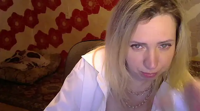 Snapshot of Queen_Daenerys chatting on 2, 12, 2024 Queen Daenerys online show from 2, 12, 2024