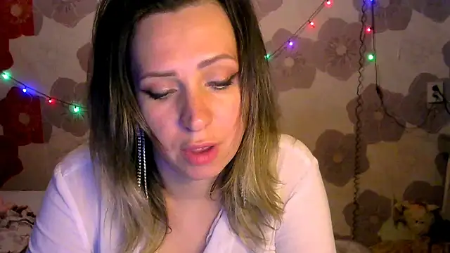 Snapshot of Queen_Daenerys chatting on 7, 10, 2025 Queen Daenerys online show from 7, 10, 2025