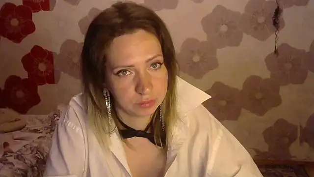 Snapshot of Queen_Daenerys chatting on 24, 9, 2025 Queen Daenerys online show from 24, 9, 2025