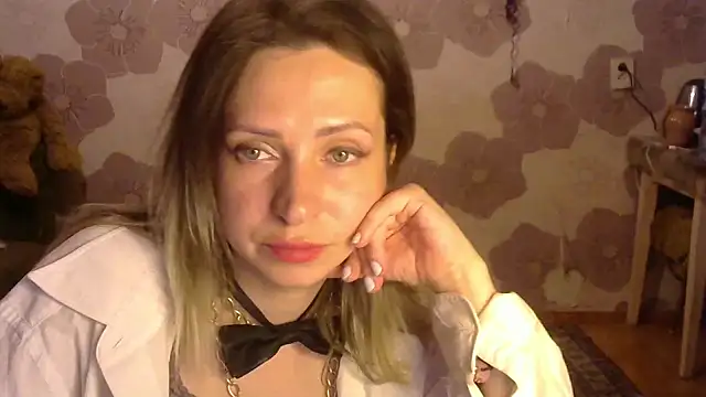 Snapshot of Queen_Daenerys chatting on 13, 9, 2025 Queen Daenerys online show from 13, 9, 2025