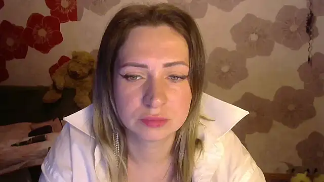 Snapshot of Queen_Daenerys chatting on 15, 9, 2025 Queen Daenerys online show from 15, 9, 2025