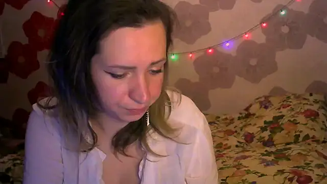 Snapshot of Queen_Daenerys chatting on 29, 11, 2025 Queen Daenerys online show from 29, 11, 2025