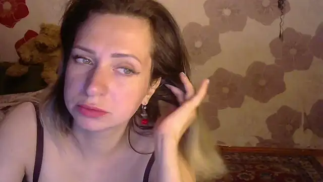 Snapshot of Queen_Daenerys chatting on 12, 9, 2025 Queen Daenerys online show from 12, 9, 2025