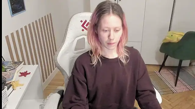 Snapshot of Silly__Milly chatting on 3, 6, 2026 Silly Milly online show from 3, 6, 2026