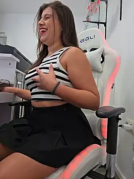 GatitaXD27 online show from 28, 10, 2025